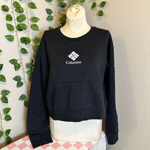 Womens Columbia black and white cropped crewneck size medium